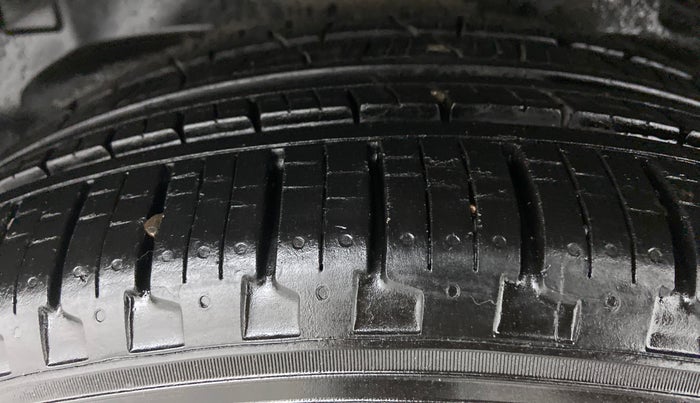 2017 Tata Hexa Varicor 400 XTA, Diesel, Automatic, 1,04,563 km, Left Rear Tyre Tread