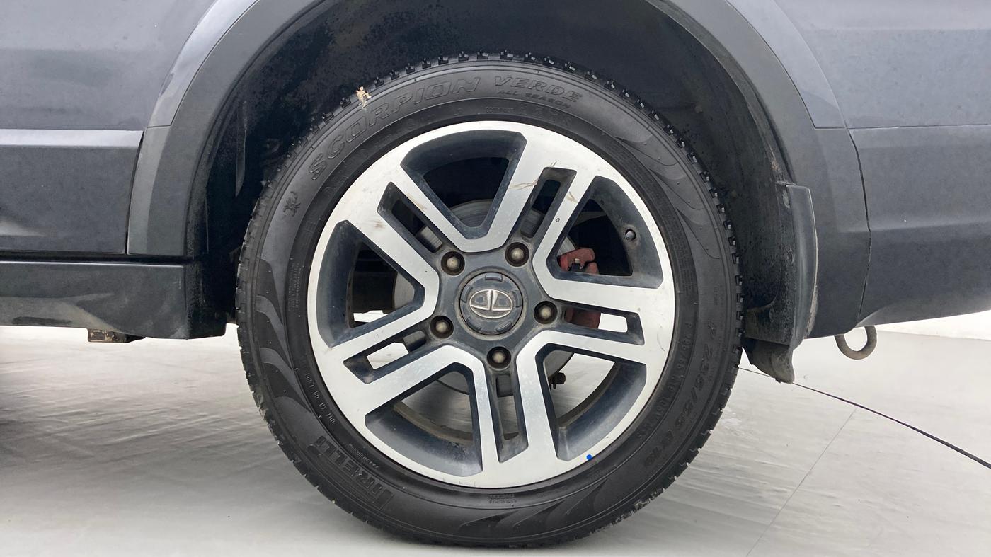 2017 Tata Hexa Varicor 400 XTA, Diesel, Automatic, 1,04,563 km, Left Rear Wheel