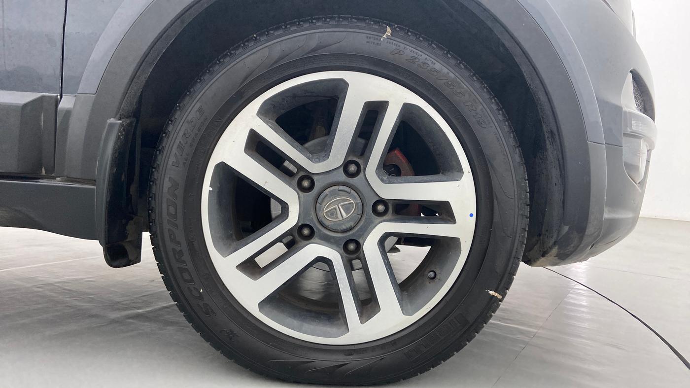 2017 Tata Hexa Varicor 400 XTA, Diesel, Automatic, 1,04,563 km, Right Front Wheel