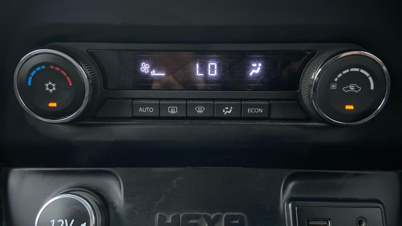 2017 Tata Hexa Varicor 400 XTA, Diesel, Automatic, 1,04,563 km, Automatic Climate Control