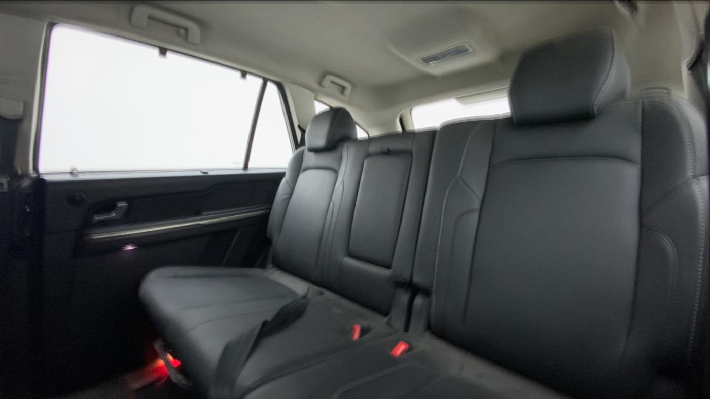 2017 Tata Hexa Varicor 400 XTA, Diesel, Automatic, 1,04,563 km, Right Side Rear Door Cabin