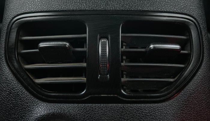2017 Tata Hexa Varicor 400 XTA, Diesel, Automatic, 1,04,563 km, Rear AC Vents