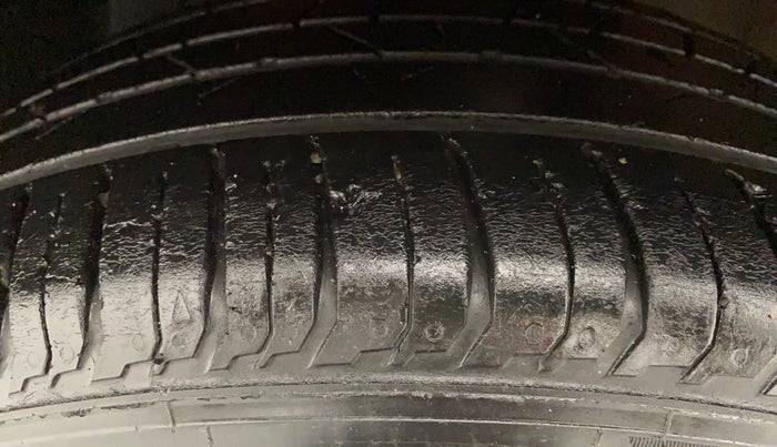 2020 Hyundai NEW I20 ASTA 1.2 MT, Petrol, Manual, 14,790 km, Left Front Tyre Tread
