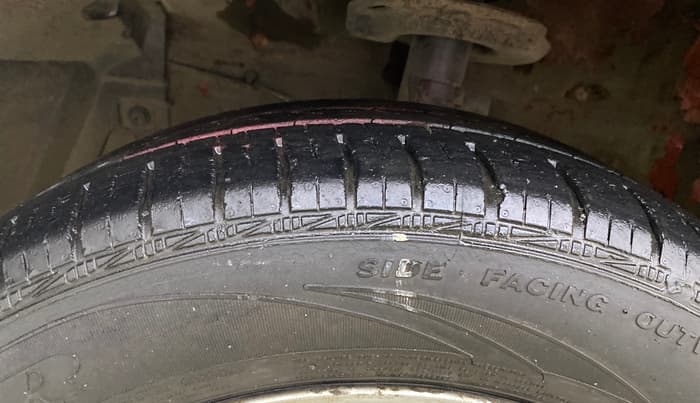 2013 Maruti Ertiga ZXI, Petrol, Manual, 73,710 km, Left Front Tyre Tread