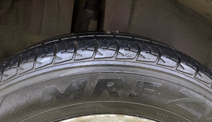 2013 Maruti Ertiga ZXI, Petrol, Manual, 73,710 km, Right Rear Tyre Tread