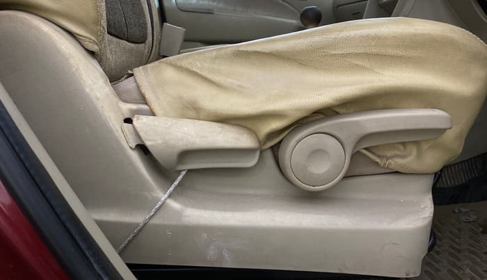 2013 Maruti Ertiga ZXI, Petrol, Manual, 73,710 km, Driver Side Adjustment Panel