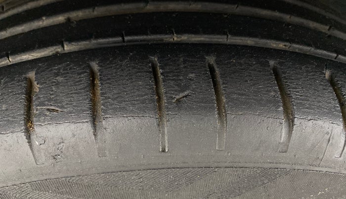 2018 Maruti Baleno ZETA CVT PETROL 1.2, Petrol, Automatic, 37,640 km, Left Front Tyre Tread