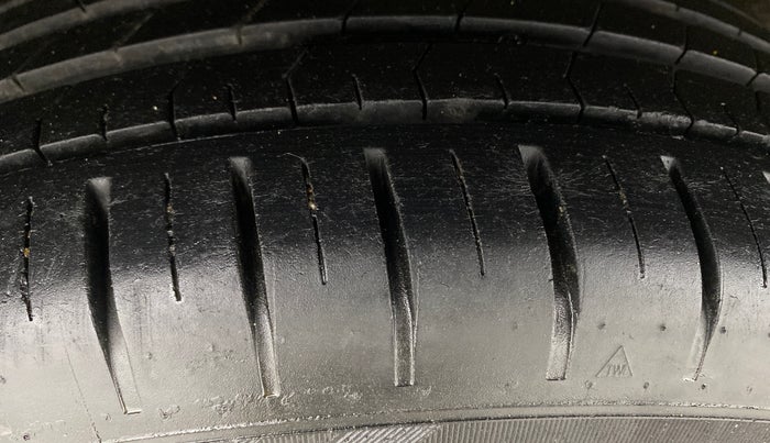 2018 Maruti Baleno ZETA CVT PETROL 1.2, Petrol, Automatic, 37,640 km, Right Rear Tyre Tread