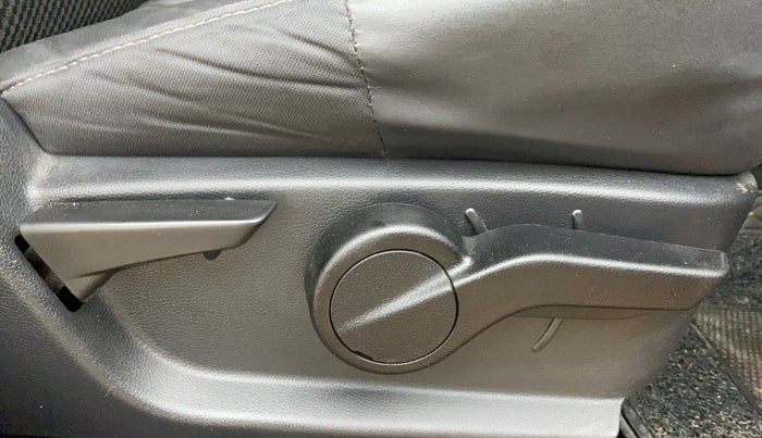 2021 Mahindra Thar LX PETROL HT 4WD AT, Petrol, Automatic, 25,244 km, Driver Side Adjustment Panel