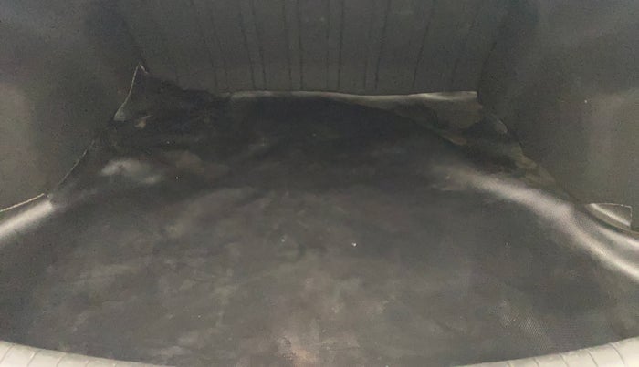 2017 Hyundai Verna 1.6 CRDI SX + AT, Diesel, Automatic, 1,14,826 km, Boot Inside