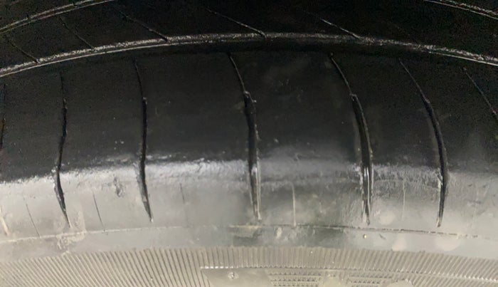 2017 Hyundai Verna 1.6 CRDI SX + AT, Diesel, Automatic, 1,14,826 km, Left Front Tyre Tread