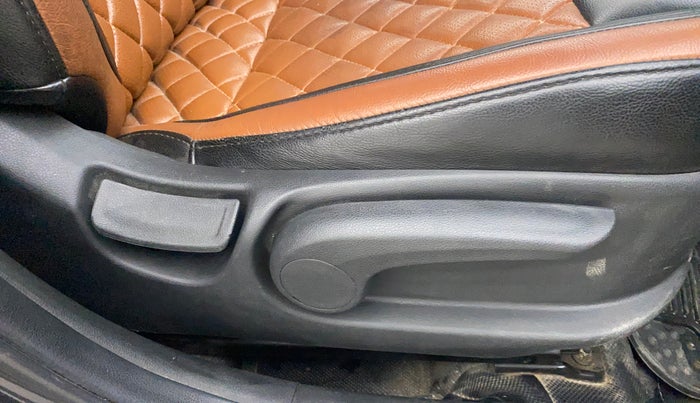 2017 Hyundai Verna 1.6 CRDI SX + AT, Diesel, Automatic, 1,14,826 km, Driver Side Adjustment Panel