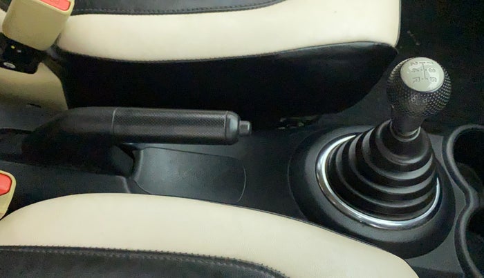 2015 Honda Brio S MT, Petrol, Manual, 41,023 km, Gear Lever