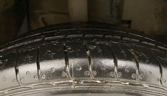 2021 Tata NEXON XMA SUNROOF PETROL, Petrol, Automatic, 37,338 km, Right Front Tyre Tread