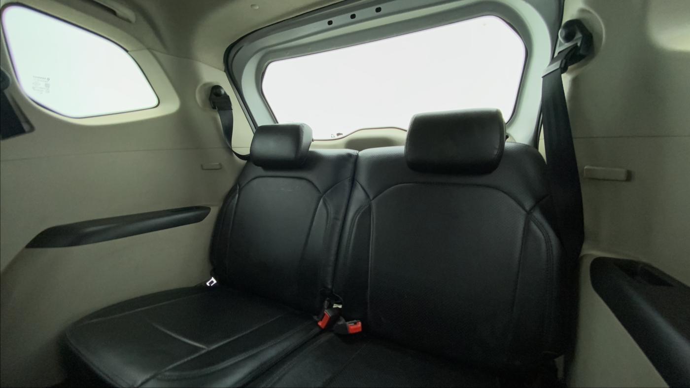 2019 Renault TRIBER 1.0 RXL PETROL, Petrol, Manual, 30,048 km, Third Seat Row ( optional )