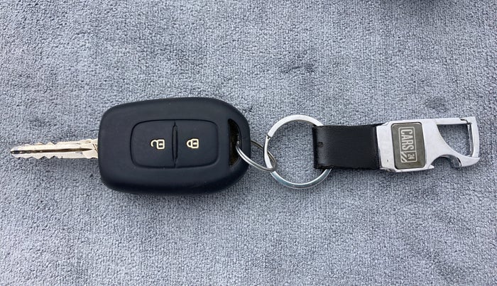 2019 Renault TRIBER 1.0 RXL PETROL, Petrol, Manual, 30,048 km, Key Close Up