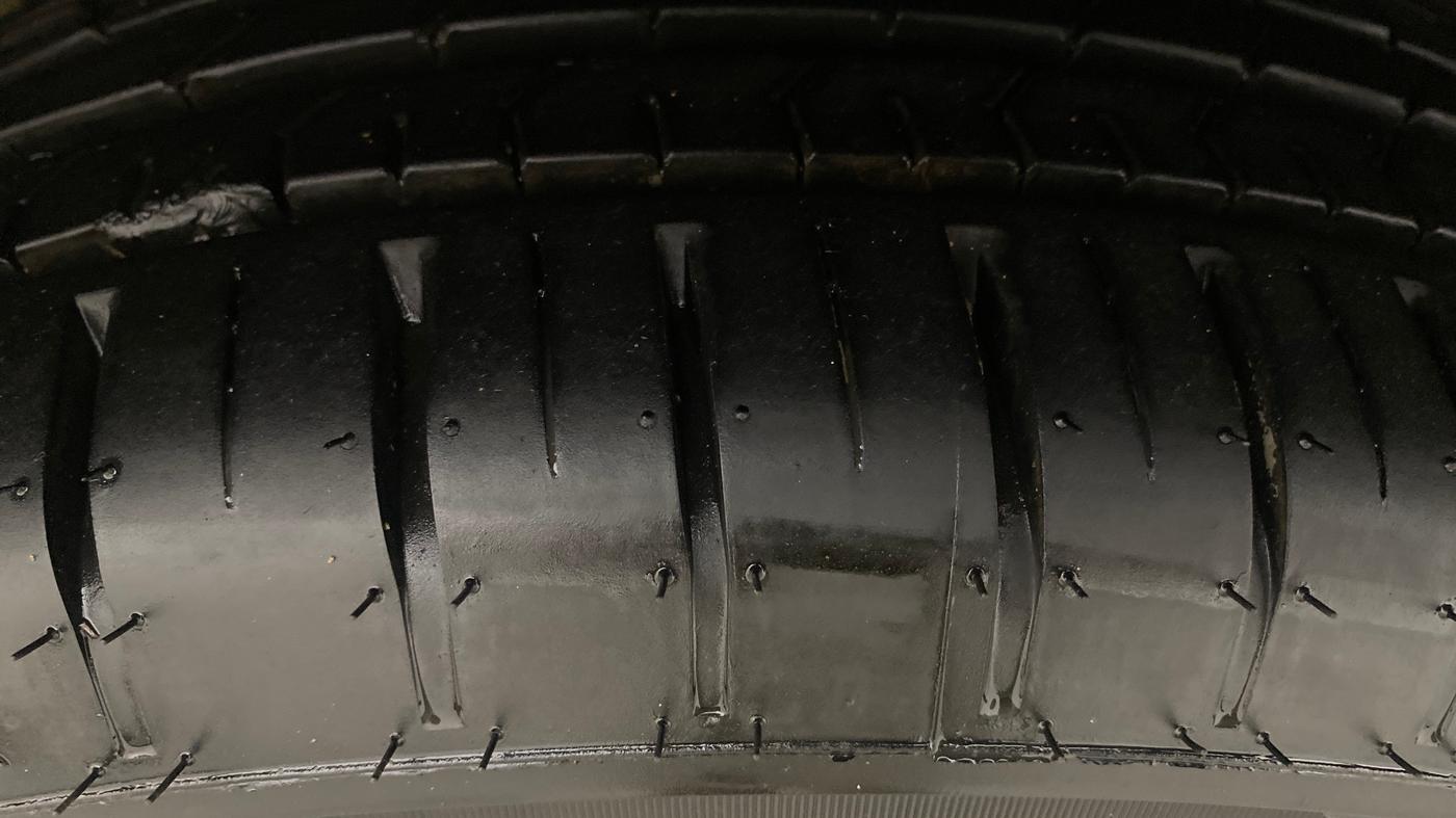 2022 Maruti Ciaz ALPHA 1.5 SHVS PETROL, Petrol, Manual, 45,939 km, Left Front Tyre Tread