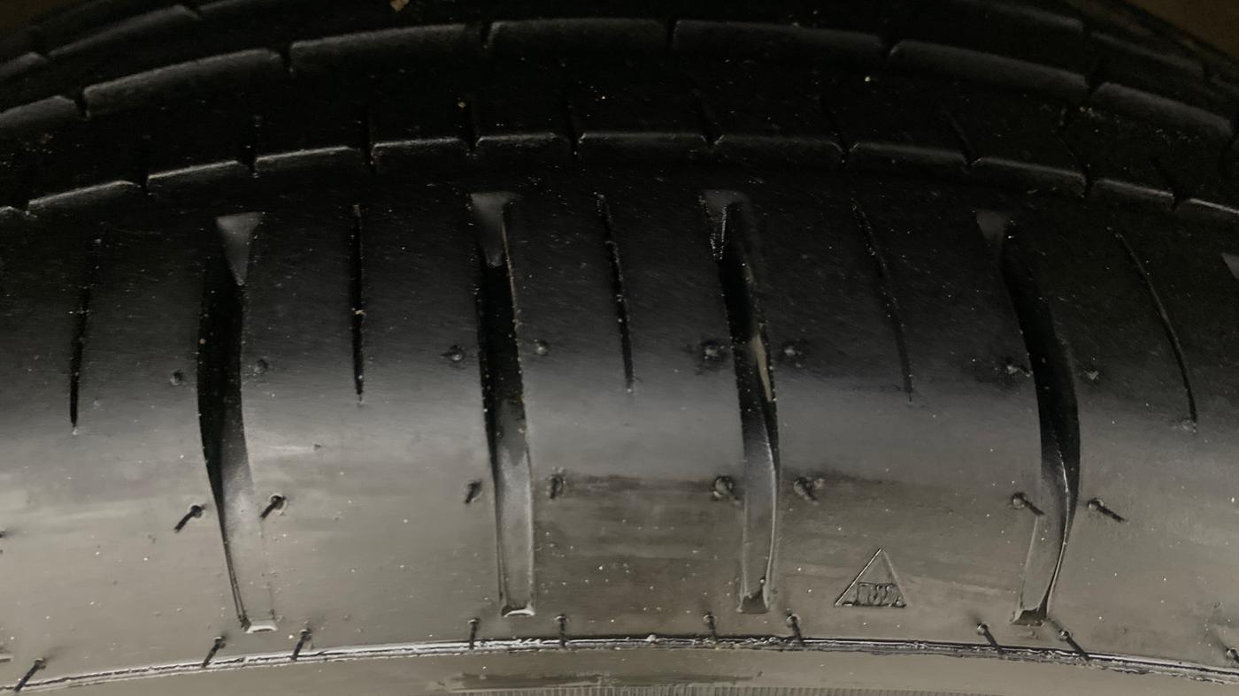 2022 Maruti Ciaz ALPHA 1.5 SHVS PETROL, Petrol, Manual, 45,939 km, Right Front Tyre Tread