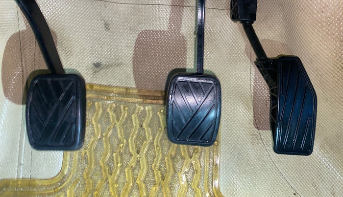 2018 Maruti Dzire VXI, Petrol, Manual, 66,191 km, Pedals