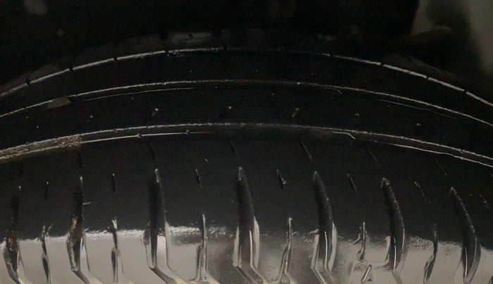 2018 Maruti Dzire VXI, Petrol, Manual, 66,191 km, Left Rear Tyre Tread