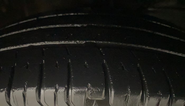 2018 Maruti Dzire VXI, Petrol, Manual, 66,191 km, Right Front Tyre Tread