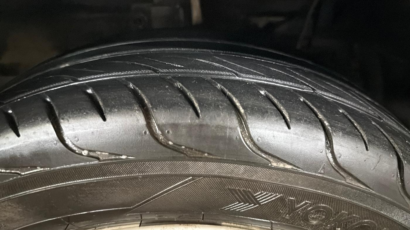 2018 Maruti Ciaz DELTA 1.4 MT PETROL, Petrol, Manual, 90,508 km, Right Front Tyre Tread