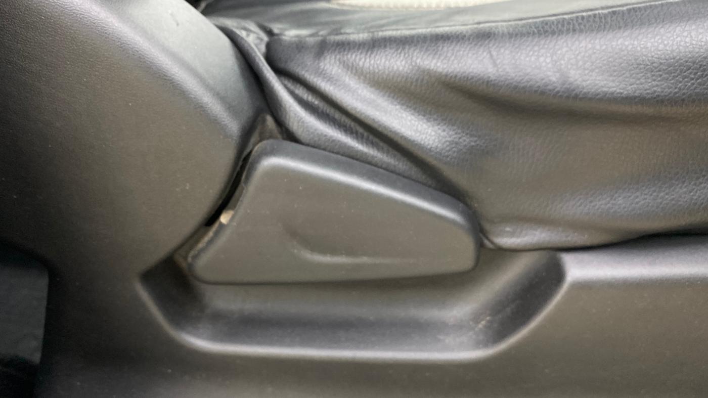 2018 Datsun Redi Go S 1.0 AMT, Petrol, Automatic, 38,963 km, Driver Side Adjustment Panel