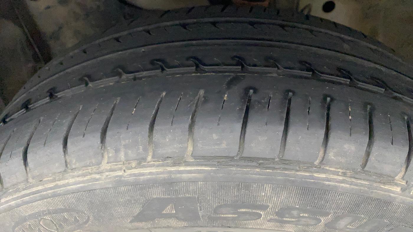 2020 Honda Amaze 1.2L I-VTEC S, Petrol, Manual, 33,873 km, Left Front Tyre Tread