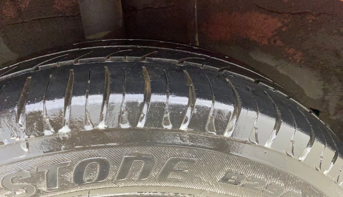 2015 Hyundai Xcent S (O) 1.2, Petrol, Manual, 76,484 km, Right Rear Tyre Tread