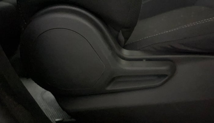 2020 Tata NEXON XMA SUNROOF PETROL, Petrol, Automatic, 50,026 km, Driver Side Adjustment Panel