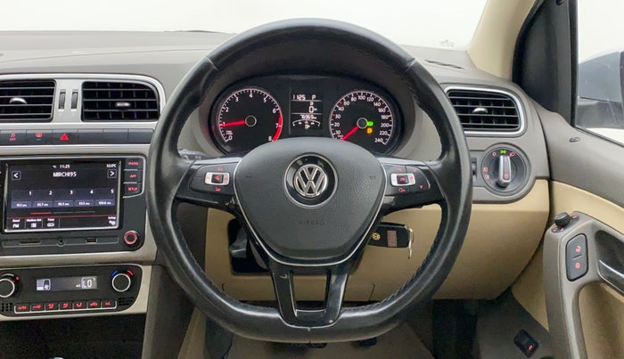 2017 Volkswagen Vento HIGHLINE PETROL AT, Petrol, Automatic, 76,839 km, Steering Wheel Close Up