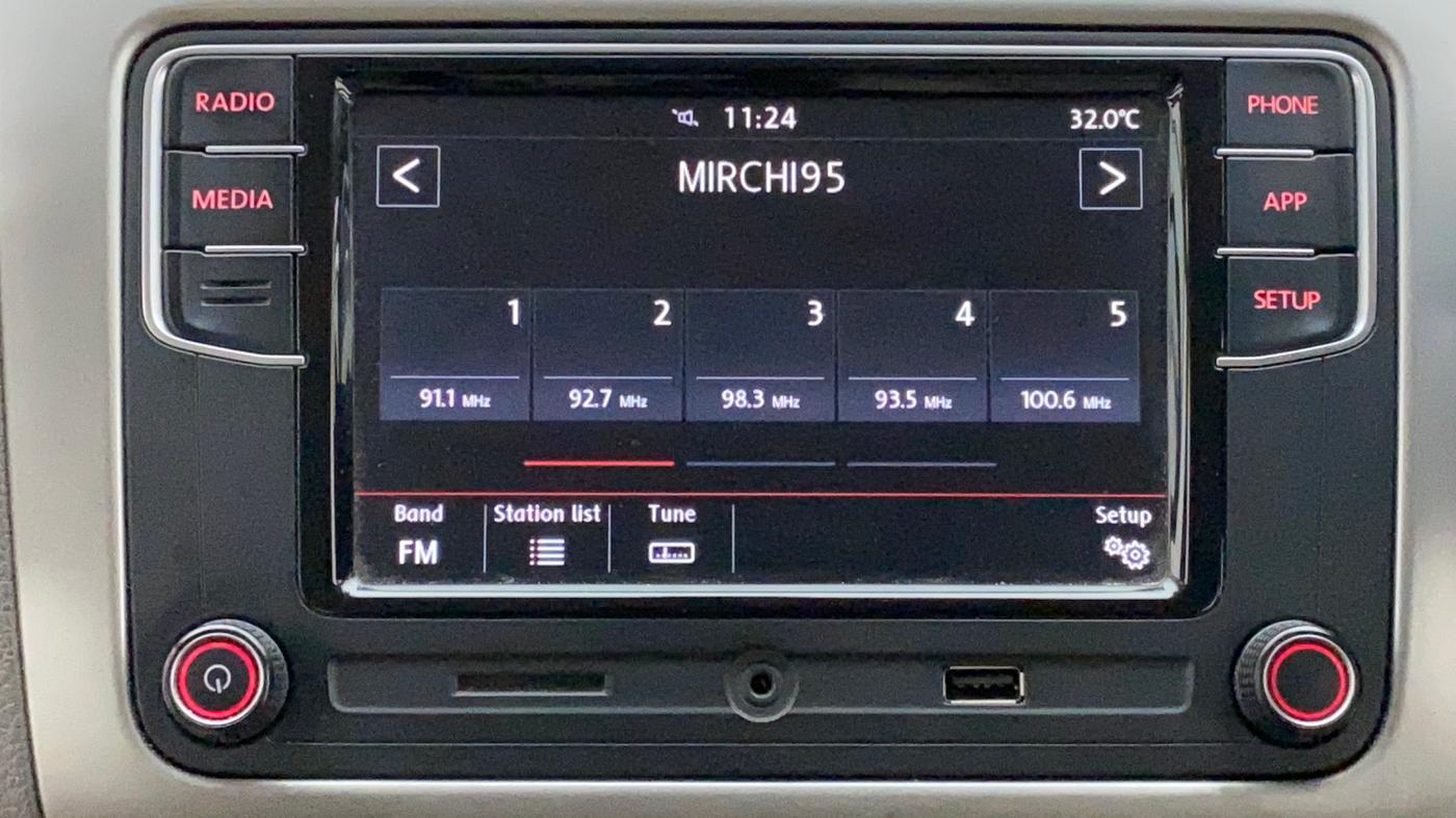 2017 Volkswagen Vento HIGHLINE PETROL AT, Petrol, Automatic, 76,839 km, Infotainment System