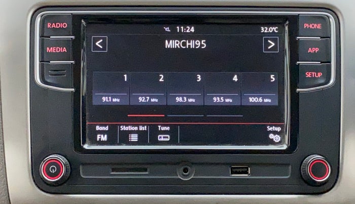 2017 Volkswagen Vento HIGHLINE PETROL AT, Petrol, Automatic, 76,839 km, Infotainment System