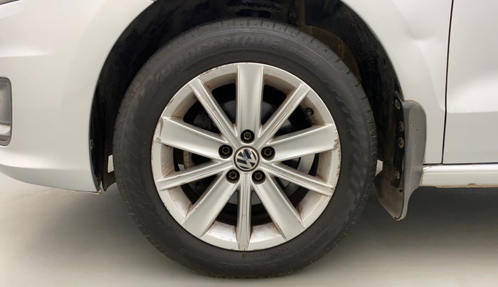 2017 Volkswagen Vento HIGHLINE PETROL AT, Petrol, Automatic, 76,839 km, Left Front Wheel