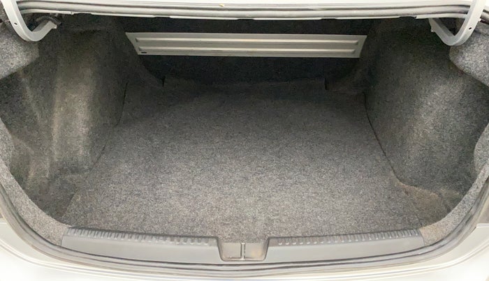 2017 Volkswagen Vento HIGHLINE PETROL AT, Petrol, Automatic, 76,839 km, Boot Inside