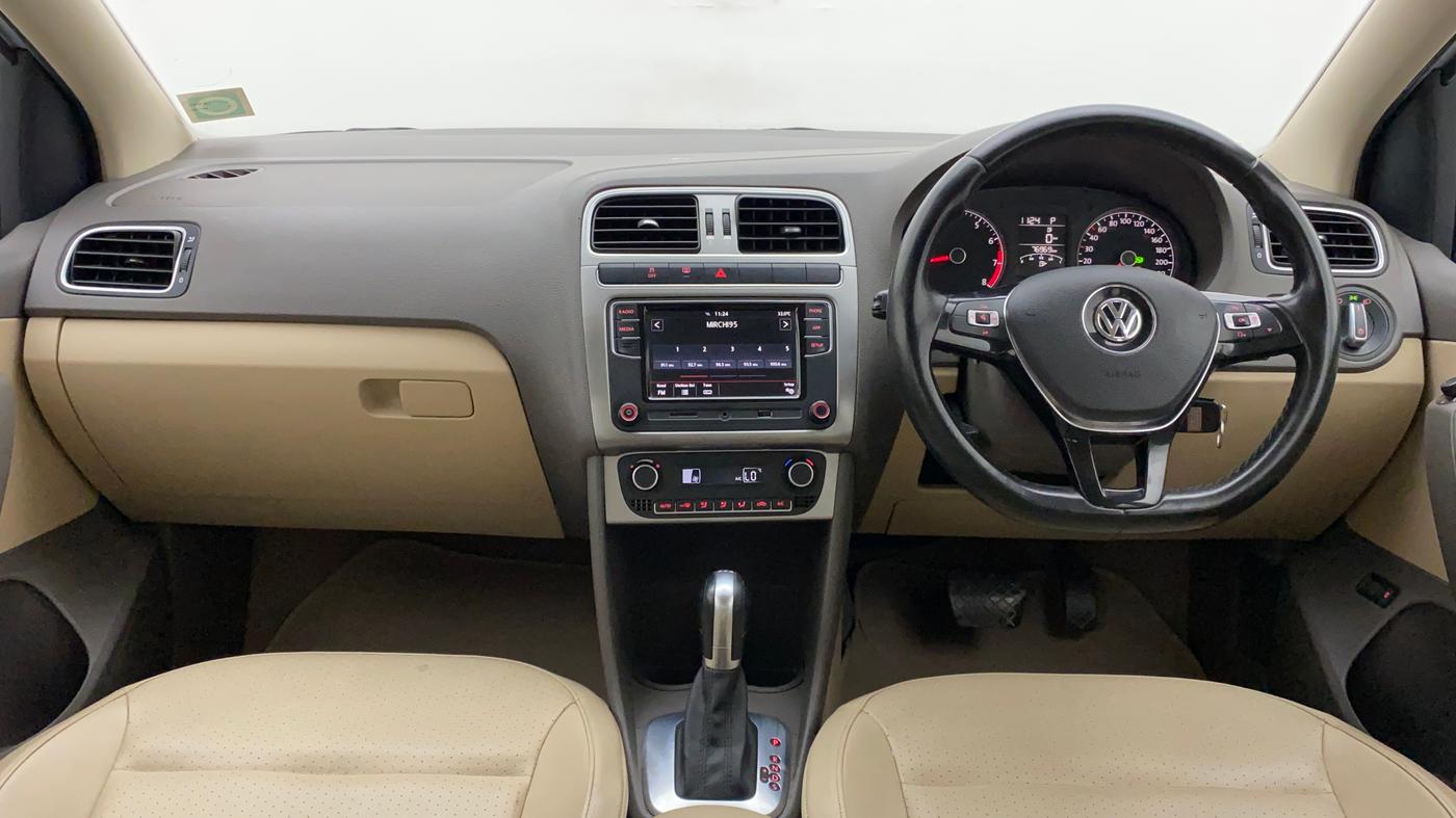2017 Volkswagen Vento HIGHLINE PETROL AT, Petrol, Automatic, 76,839 km, Dashboard