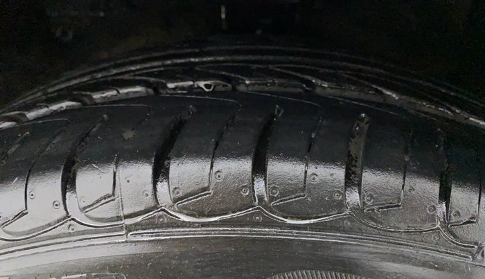 2014 Hyundai New Elantra 1.6 SX AT DIESEL, Diesel, Automatic, 96,579 km, Right Front Tyre Tread