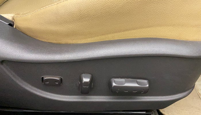 2014 Hyundai New Elantra 1.6 SX AT DIESEL, Diesel, Automatic, 96,579 km, Driver Side Adjustment Panel