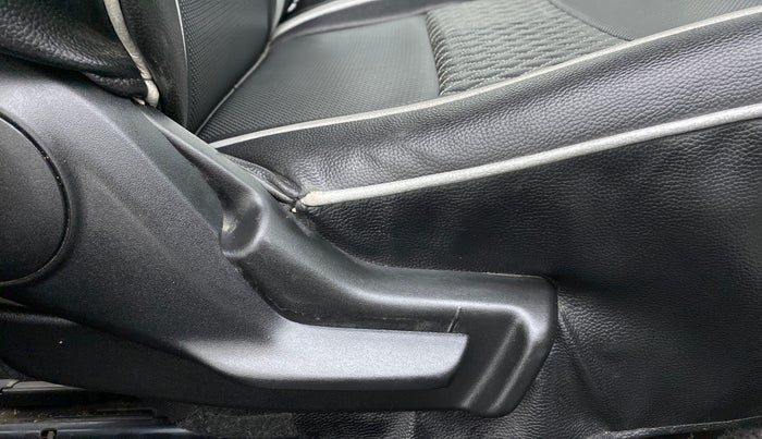 2017 Maruti Baleno DELTA DDIS 190, Diesel, Manual, 83,681 km, Driver Side Adjustment Panel