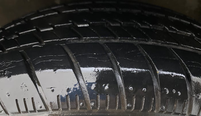2015 Maruti Celerio VXI, Petrol, Manual, 17,282 km, Left Front Tyre Tread