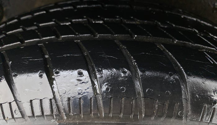 2015 Maruti Celerio VXI, Petrol, Manual, 17,282 km, Right Rear Tyre Tread
