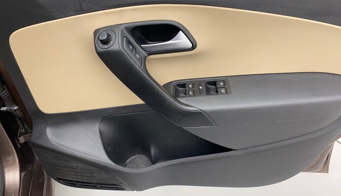 2017 Volkswagen Ameo COMFORTLINE 1.2L, Petrol, Manual, 76,307 km, Driver Side Door Panels Control