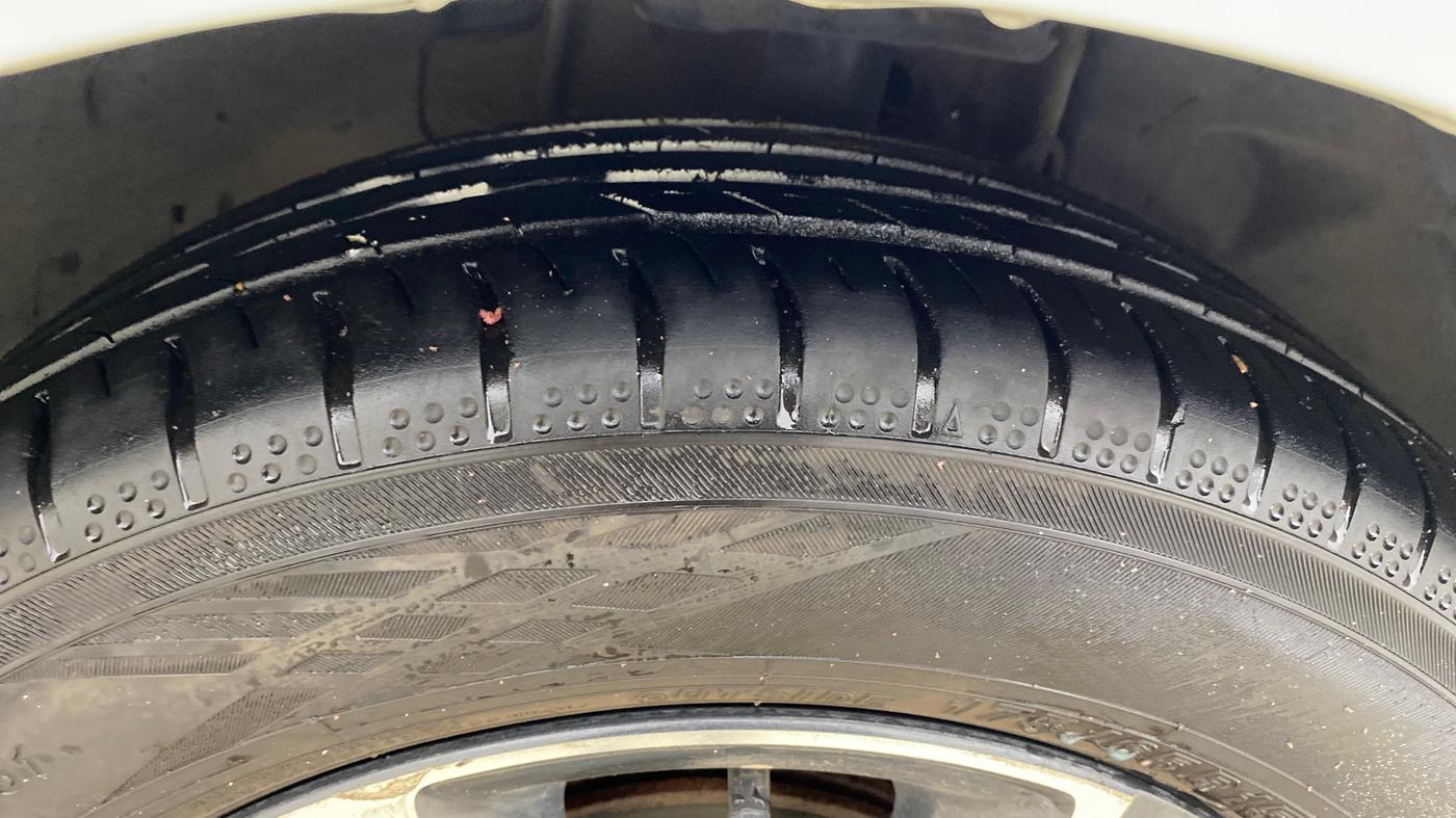 2019 Tata Tiago XZA PLUS PETROL, Petrol, Automatic, 1,14,495 km, Right Front Tyre Tread