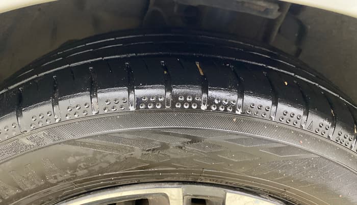2019 Tata Tiago XZA PLUS PETROL, Petrol, Automatic, 1,14,495 km, Left Front Tyre Tread