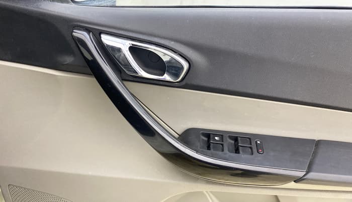 2019 Tata Tiago XZA PLUS PETROL, Petrol, Automatic, 1,14,495 km, Driver Side Door Panels Control