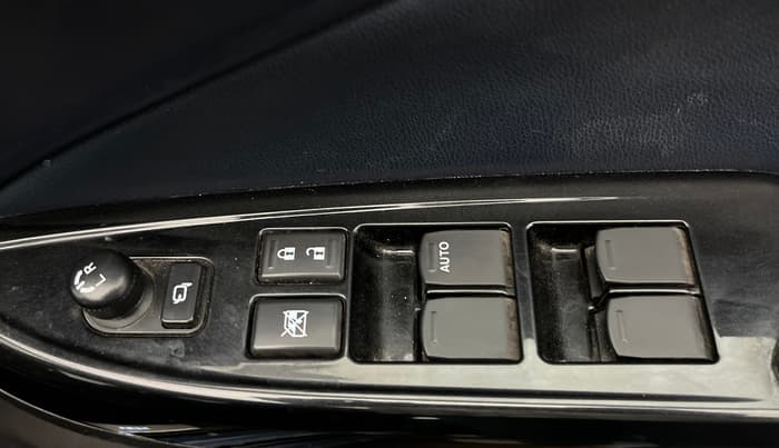 2023 Maruti Baleno ZETA PETROL 1.2, Petrol, Manual, 42,222 km, Driver Side Door Panels Control