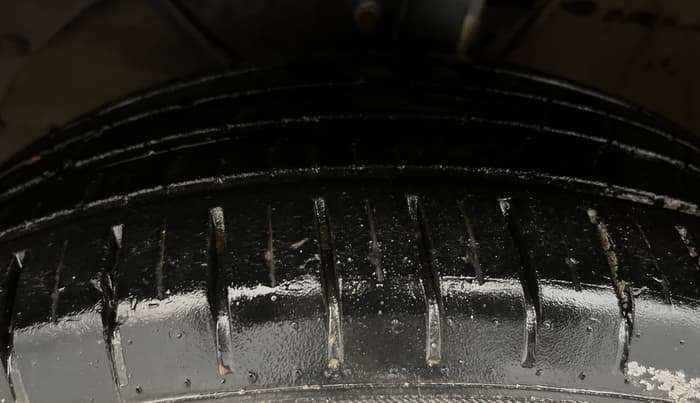2023 Maruti Baleno ZETA PETROL 1.2, Petrol, Manual, 42,222 km, Left Front Tyre Tread