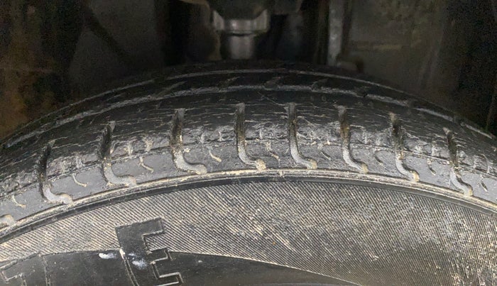 2017 Datsun Redi Go T (O), Petrol, Manual, 52,379 km, Right Front Tyre Tread
