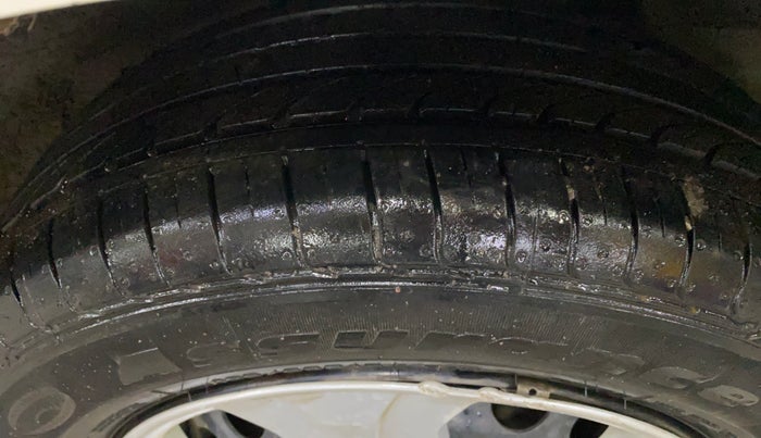 2016 Ford Ecosport TREND+ 1.5L DIESEL, Diesel, Manual, 1,34,726 km, Left Rear Tyre Tread