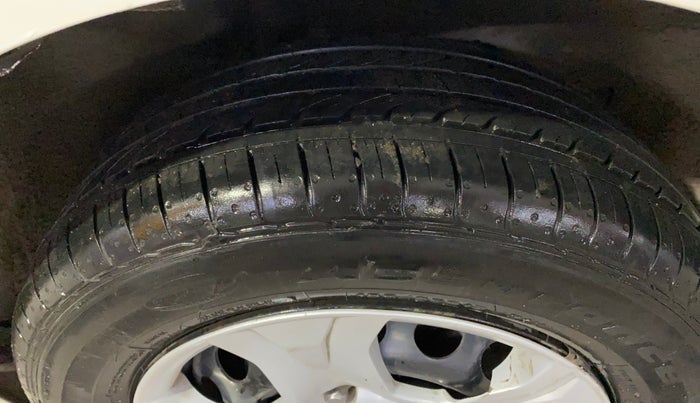 2016 Ford Ecosport TREND+ 1.5L DIESEL, Diesel, Manual, 1,34,726 km, Right Rear Tyre Tread